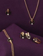 Серьги из золота 585 пробы c бриллиантами и ониксом